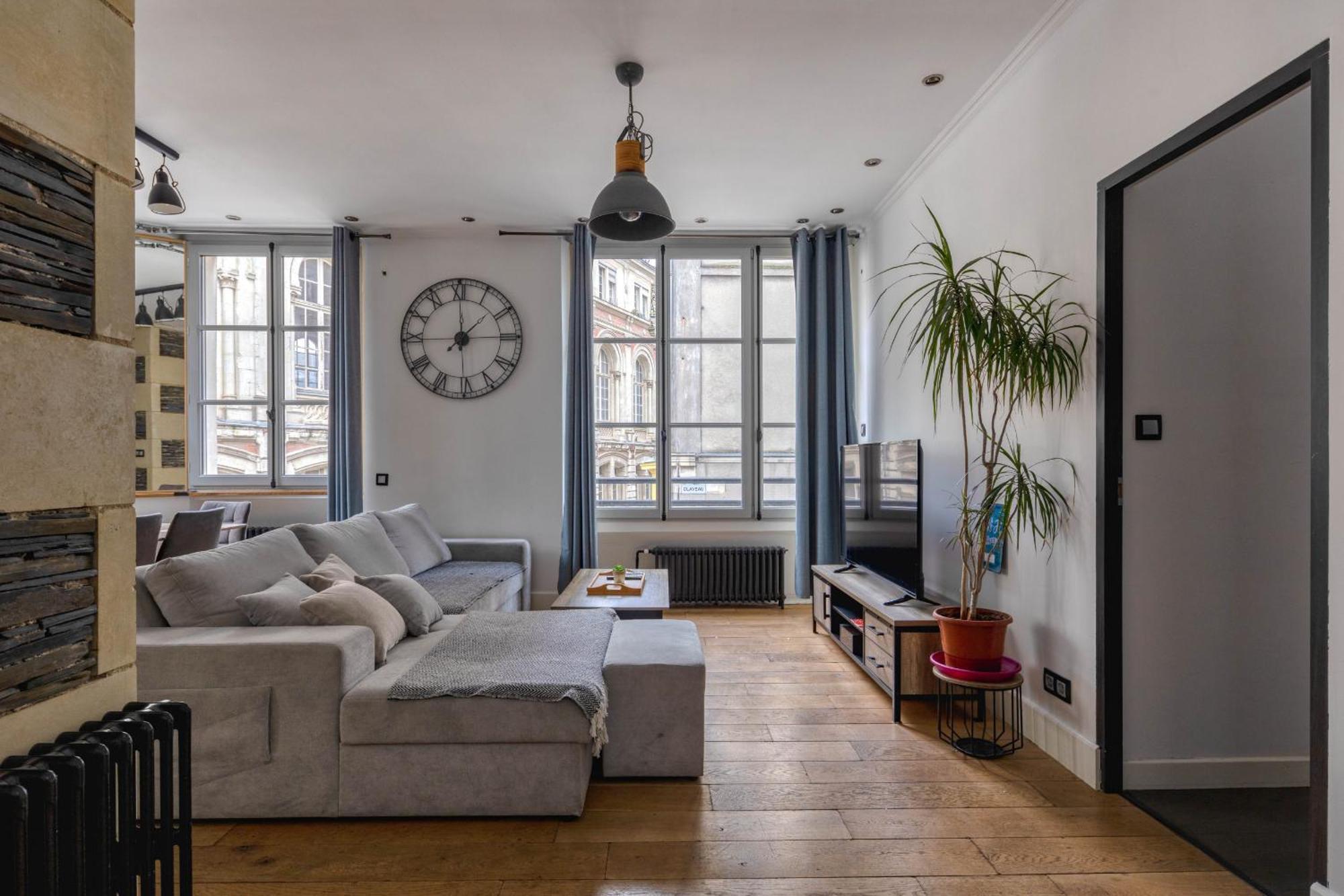 Appartement Spacieux Au Coeur D'Angers Etage 1 - 6 Personnes エクステリア 写真